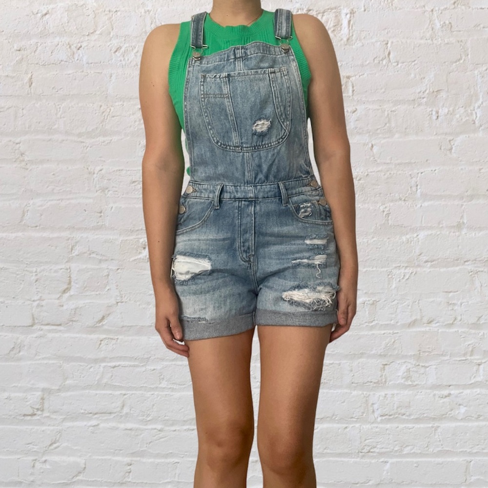 NEW Boutique Short Overalls Distressed Denim Medium Wash Stylish! Size Large